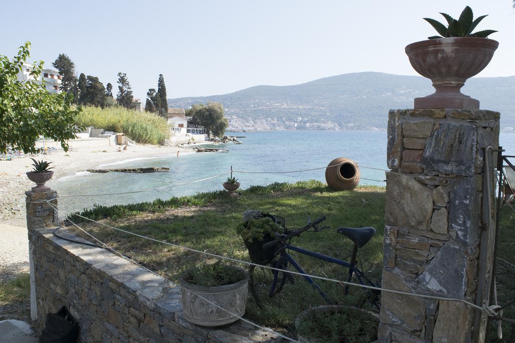 Roditses Beach Sea Front Apartments Samos Town Exteriör bild