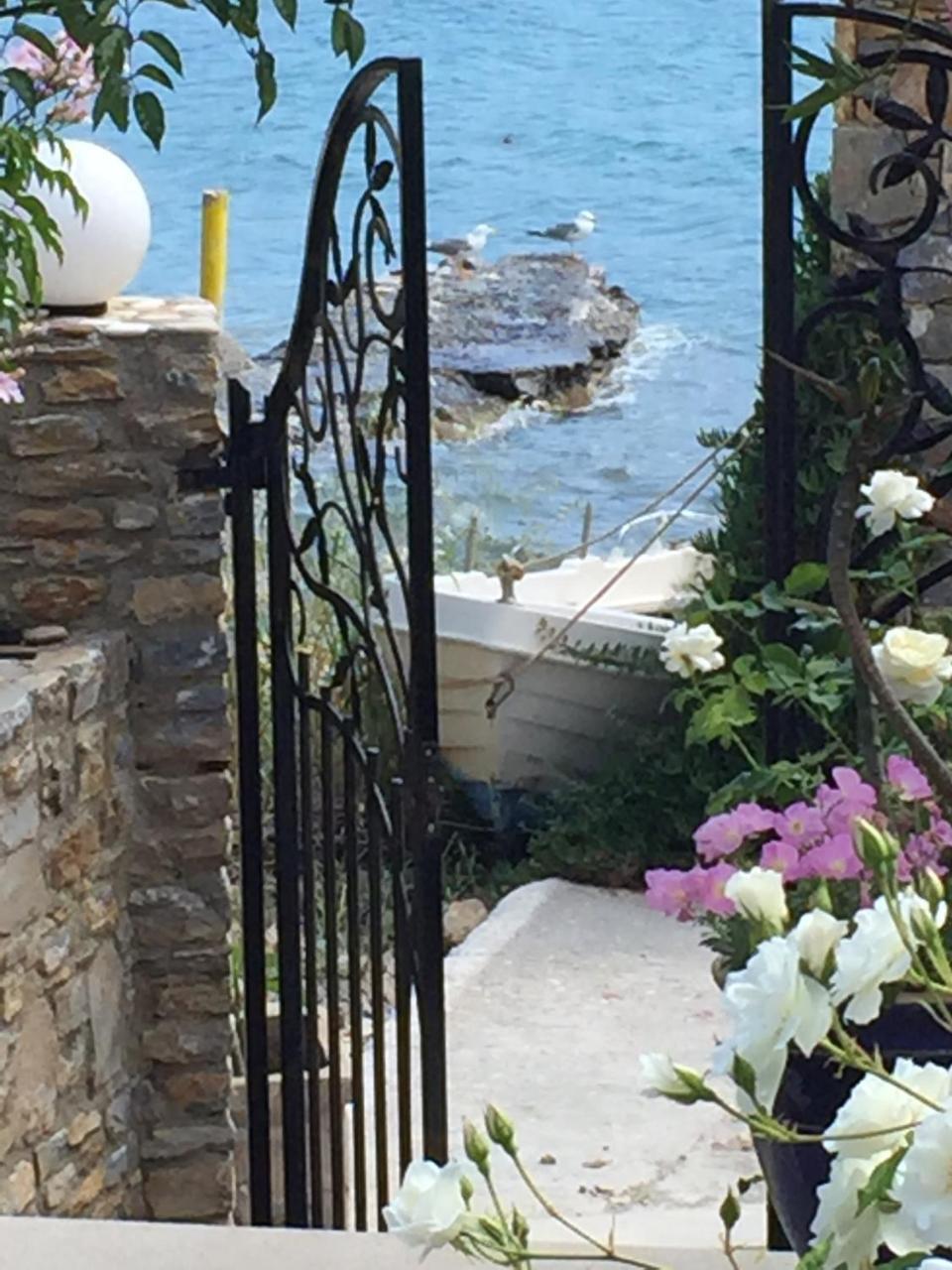 Roditses Beach Sea Front Apartments Samos Town Exteriör bild