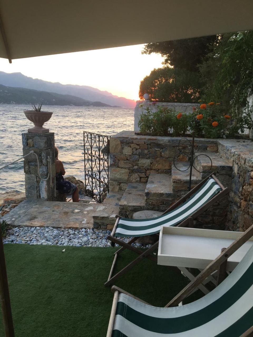 Roditses Beach Sea Front Apartments Samos Town Exteriör bild