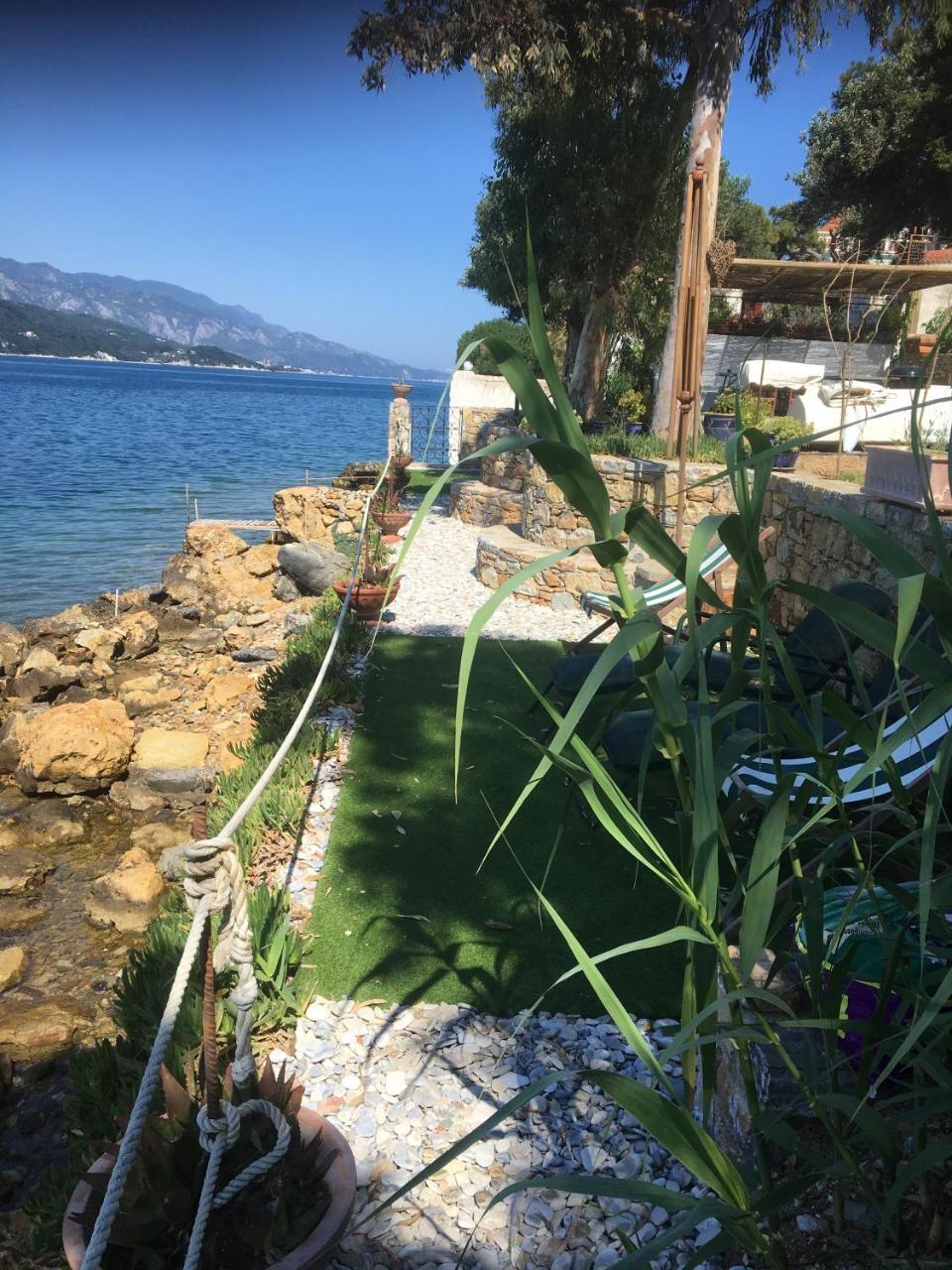 Roditses Beach Sea Front Apartments Samos Town Exteriör bild