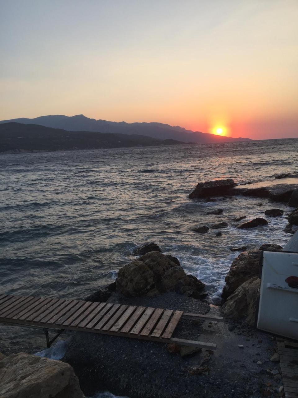 Roditses Beach Sea Front Apartments Samos Town Exteriör bild