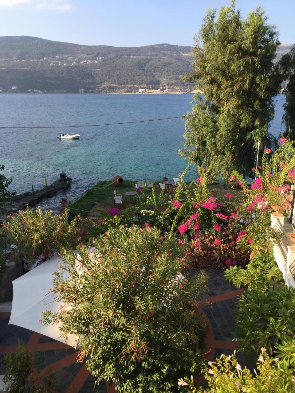 Roditses Beach Sea Front Apartments Samos Town Exteriör bild
